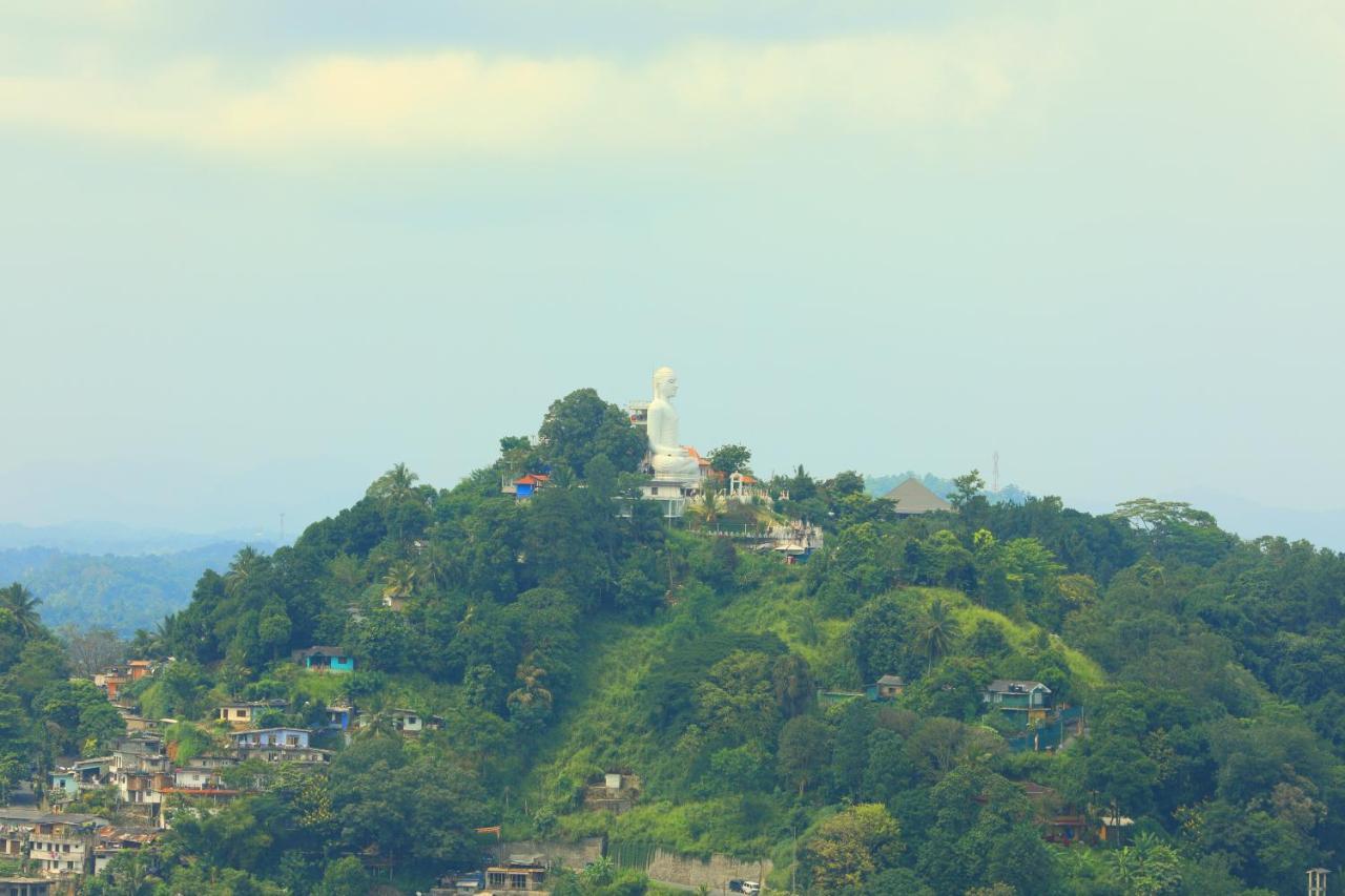 The Peak Pavilion Kandy Exterior photo